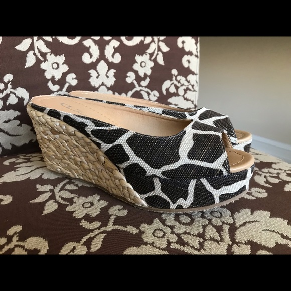 NWOT Adorable Cow print wedges - Picture 3 of 8